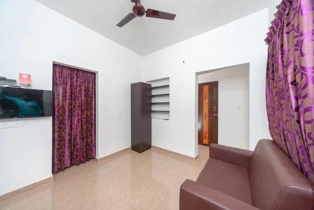 ホテル Varun Residency Airport Codissia Stay