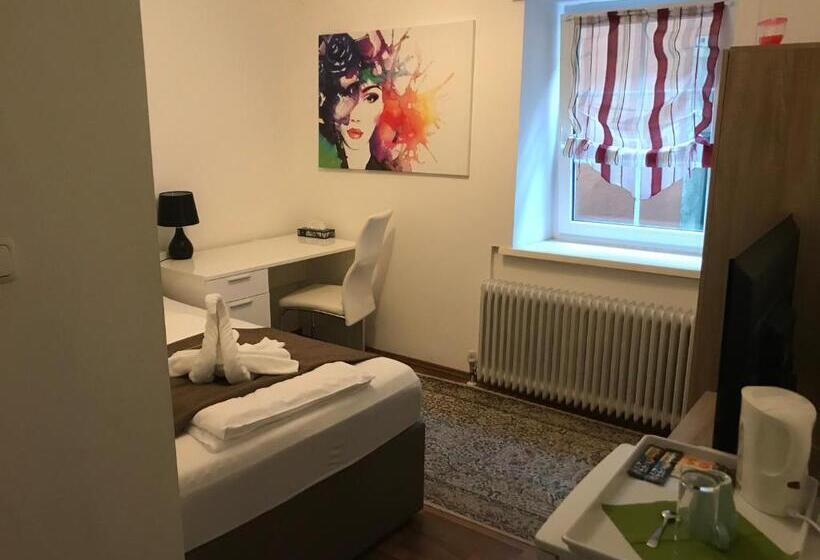 ホテル Restaurant Zum Donaueck Mauthausen