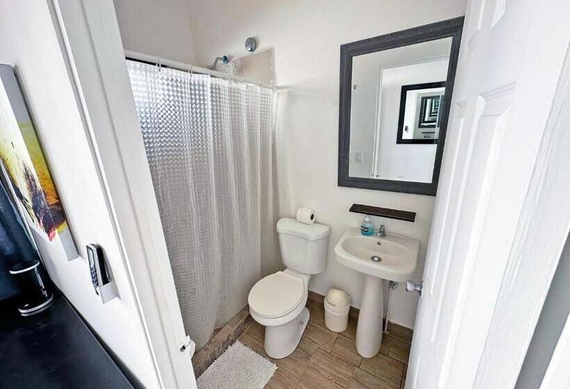 בית מלון כפרי Surf Ranch Tamarindo