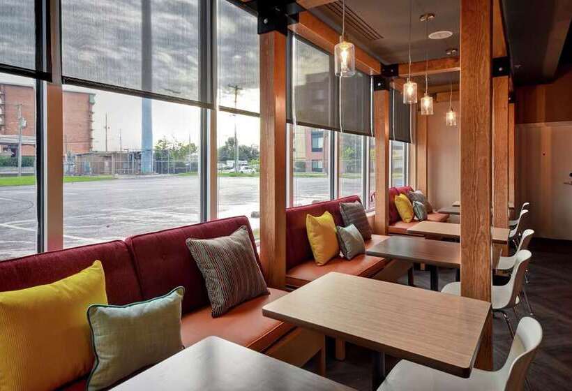 בית מלון כפרי Tru By Hilton Louisville Airport