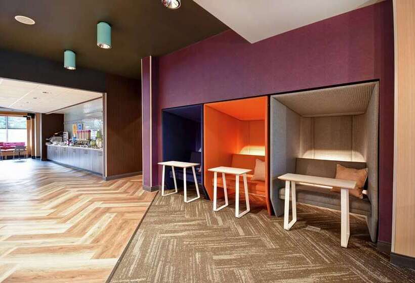 בית מלון כפרי Tru By Hilton Louisville Airport