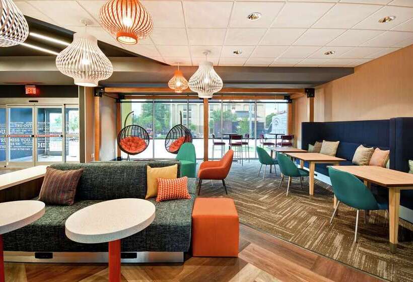 בית מלון כפרי Tru By Hilton Louisville Airport