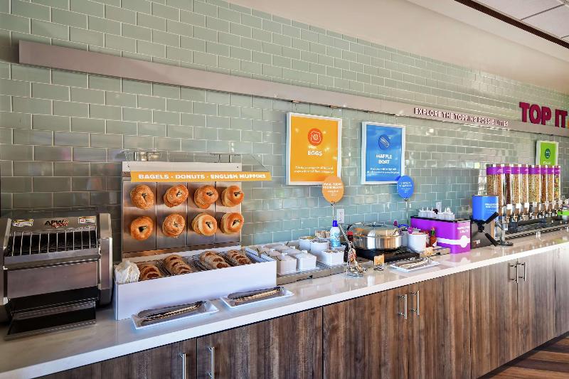 בית מלון כפרי Tru By Hilton Louisville Airport