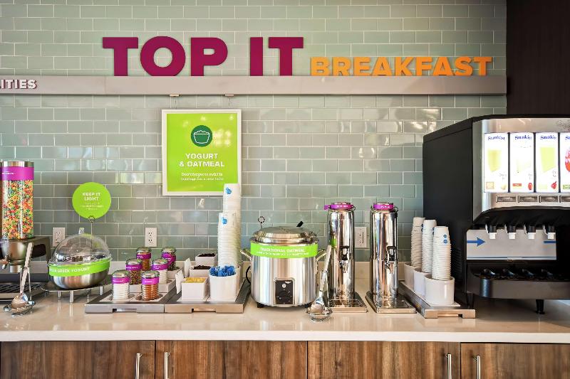 בית מלון כפרי Tru By Hilton Louisville Airport