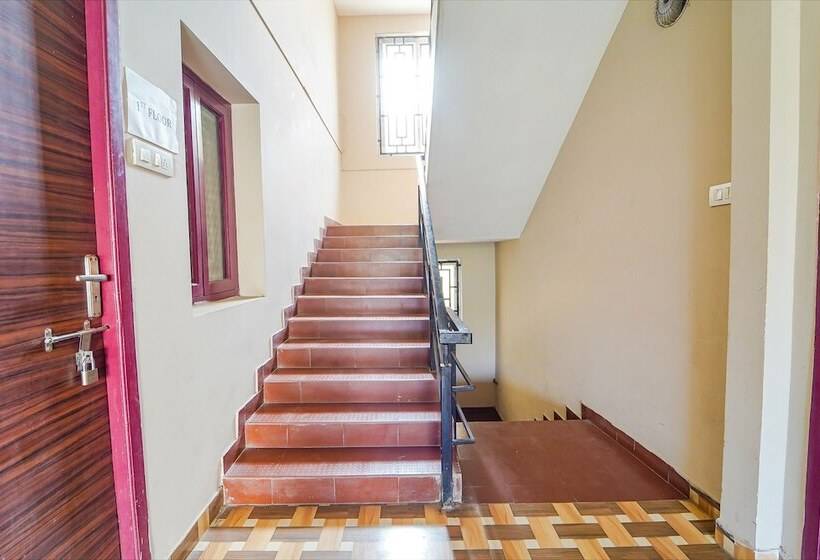 ホテル Varun Residency Airport Codissia Stay