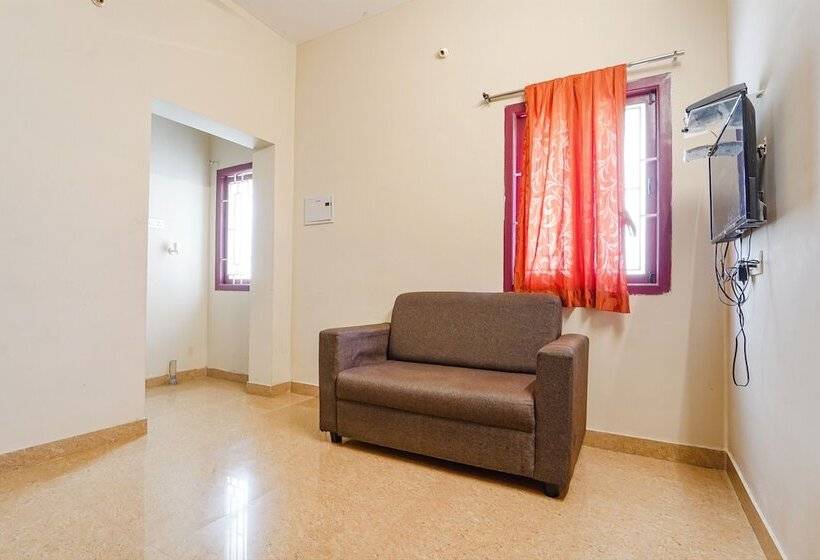 ホテル Varun Residency Airport Codissia Stay