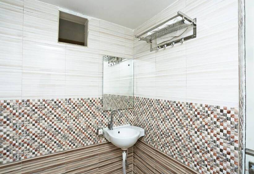 Oyo 16472 Hotel Shree Balram International