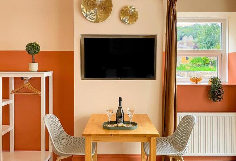 펜션 Timbertop Suites   Adults Only