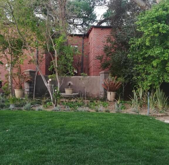 Tranquil House B&b @ 121 Berry St