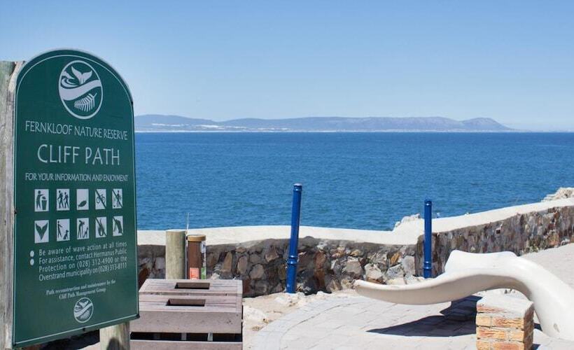 Zzzone Boutique Hostel