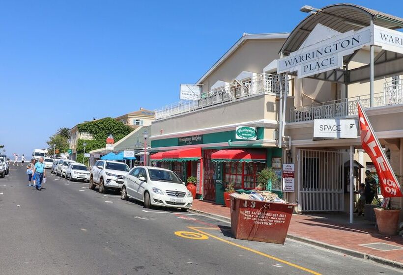 Zzzone Boutique Hostel