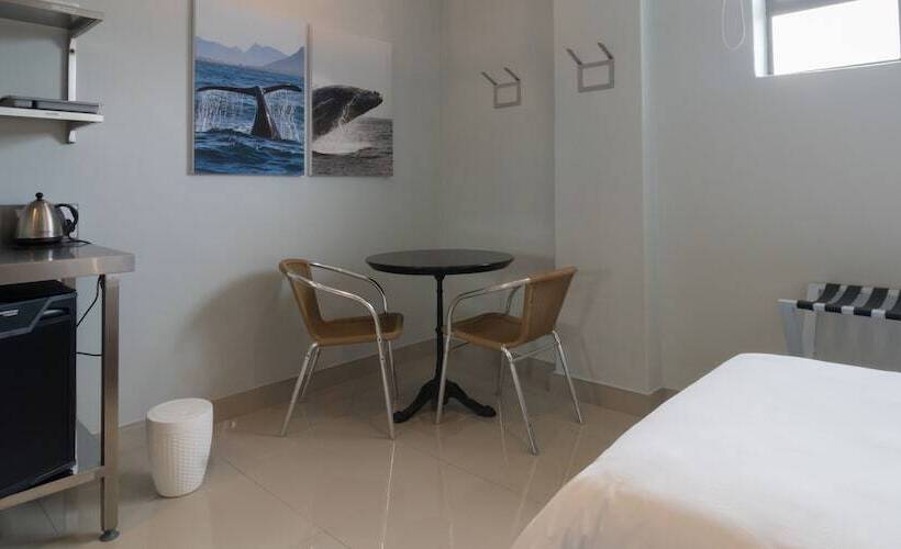 Zzzone Boutique Hostel