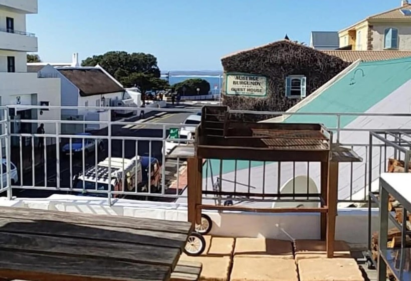 Zzzone Boutique Hostel