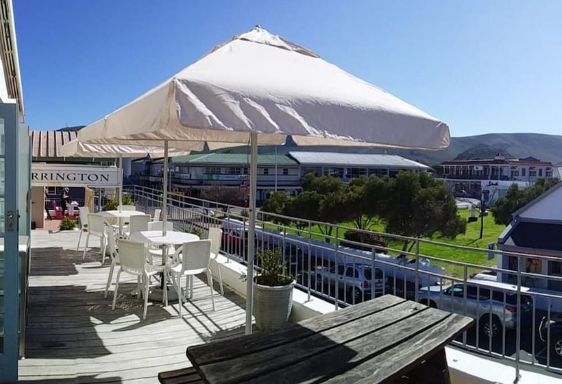 Zzzone Boutique Hostel