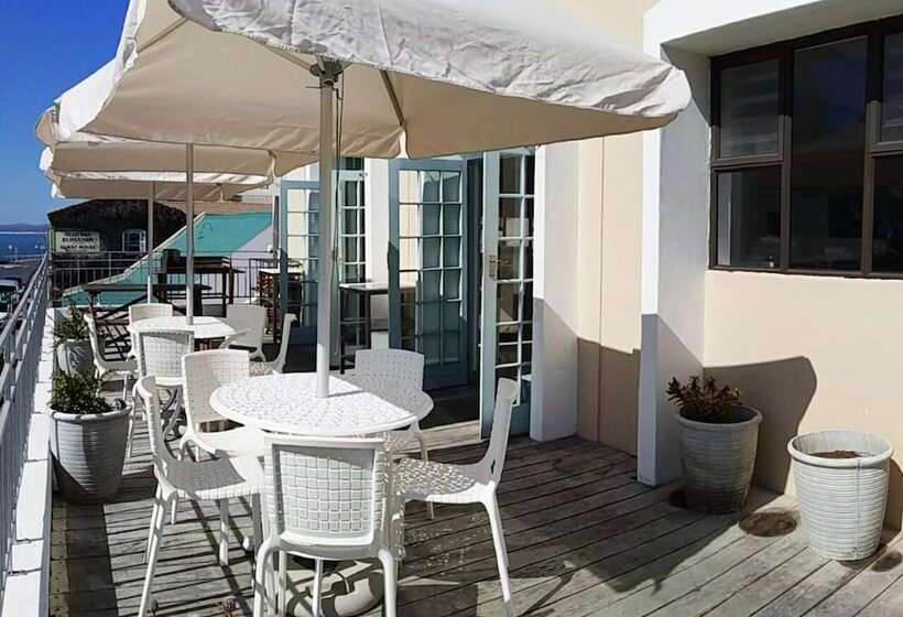 Zzzone Boutique Hostel