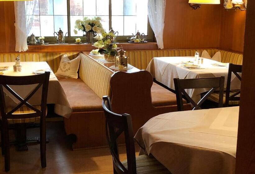 ホテル Alpenrose Gut Schlafen & Frühstücken