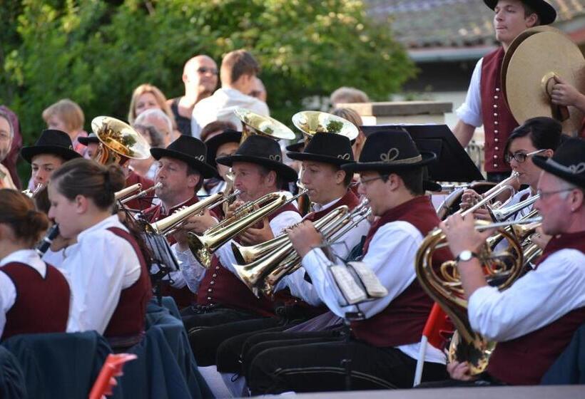 ホテル Alpenrose Gut Schlafen & Frühstücken