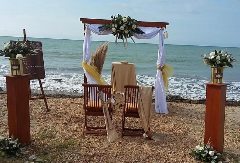 هتل Hosteria B Y B