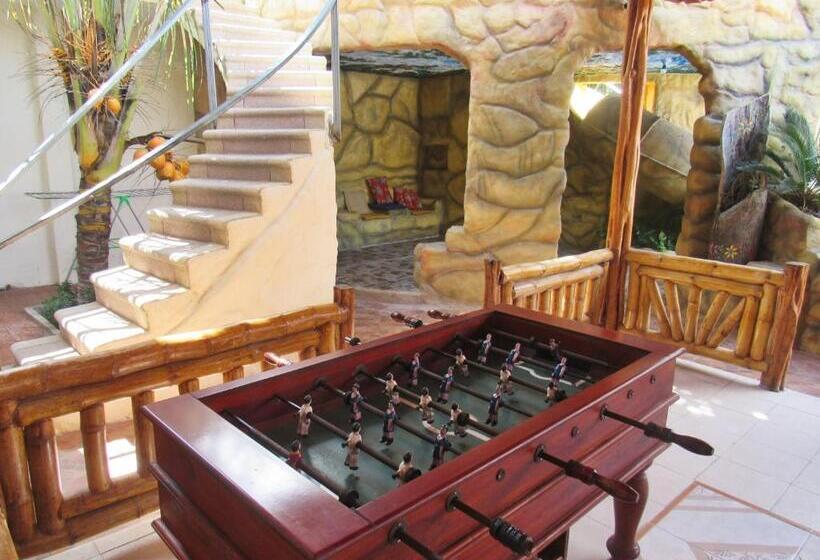 هتل Hosteria B Y B