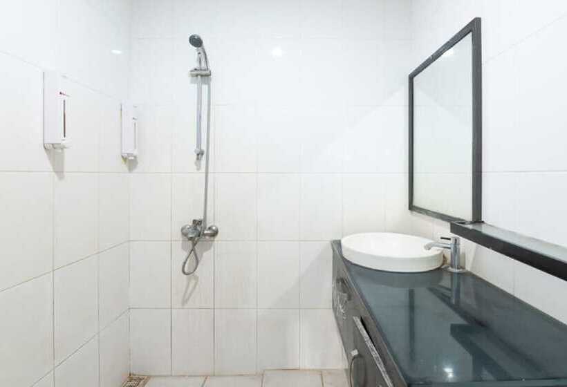 Отель Reddoorz @ Urip Sumoharjo