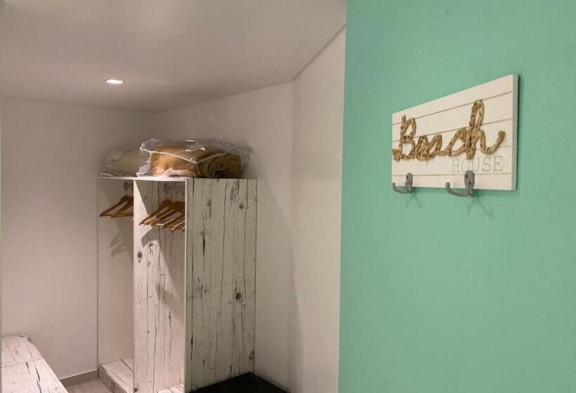 פנסיון By The Beach