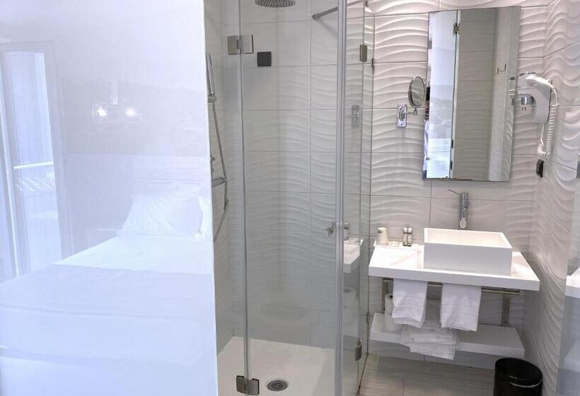 פנסיון By The Beach