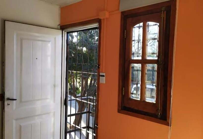 پانسیون Casona Poeta Airport