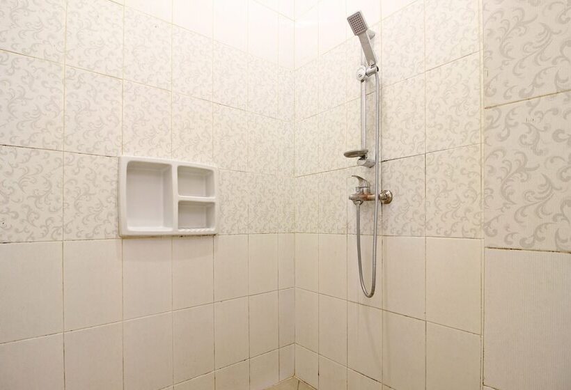 膳宿费 Reddoorz Near Hartono Mall 3