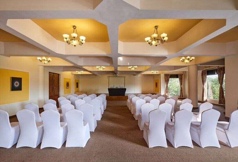 Курорт Sterling Mount Abu