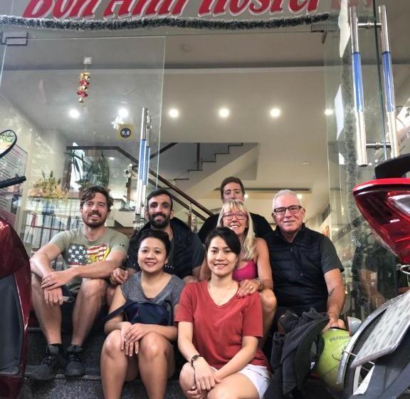 تختخواب و صبحانه Bon Ami Hostel