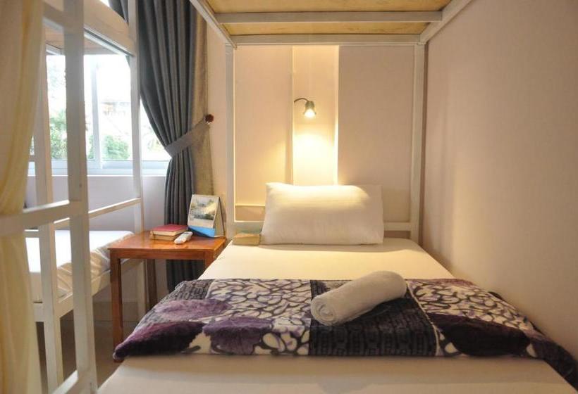 تختخواب و صبحانه Bon Ami Hostel