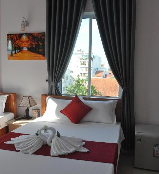 تختخواب و صبحانه Bon Ami Hostel