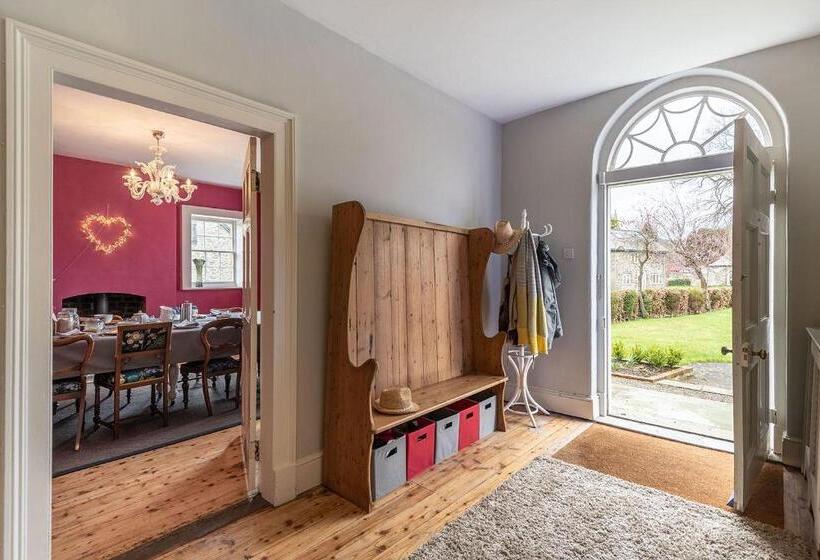 Bed and Breakfast The Hall