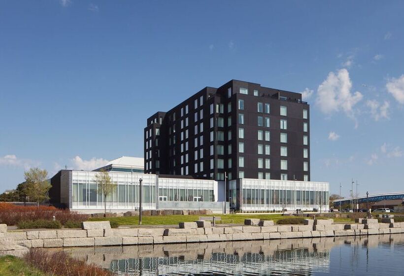 Delta Hotels By Marriott Thunder Bay