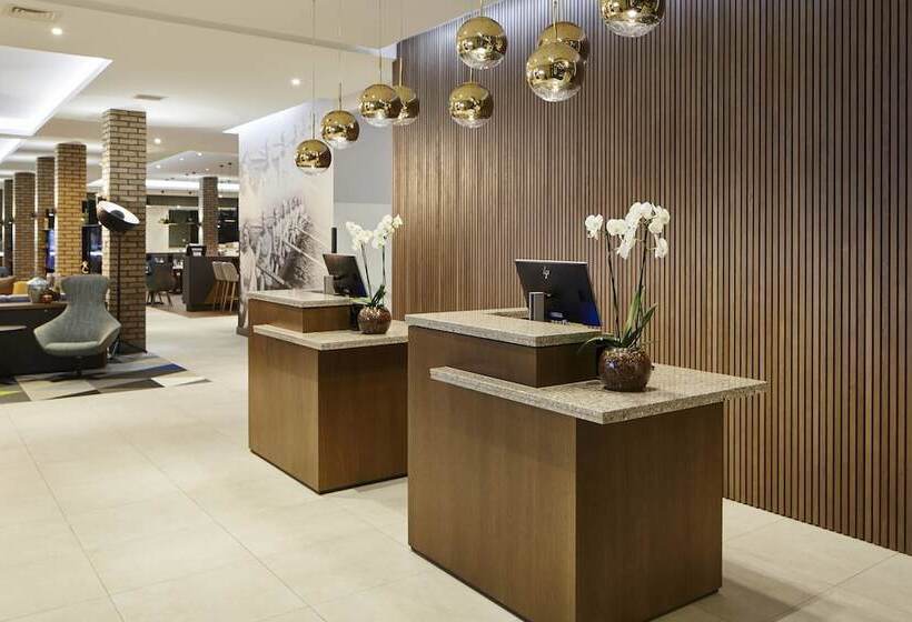 فندق Courtyard By Marriott Oxford South