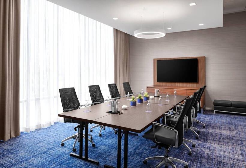 Delta Hotels By Marriott Thunder Bay