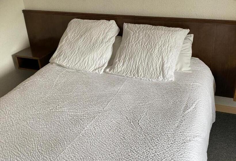 בית מלון כפרי Hôtel Les Trois Maures