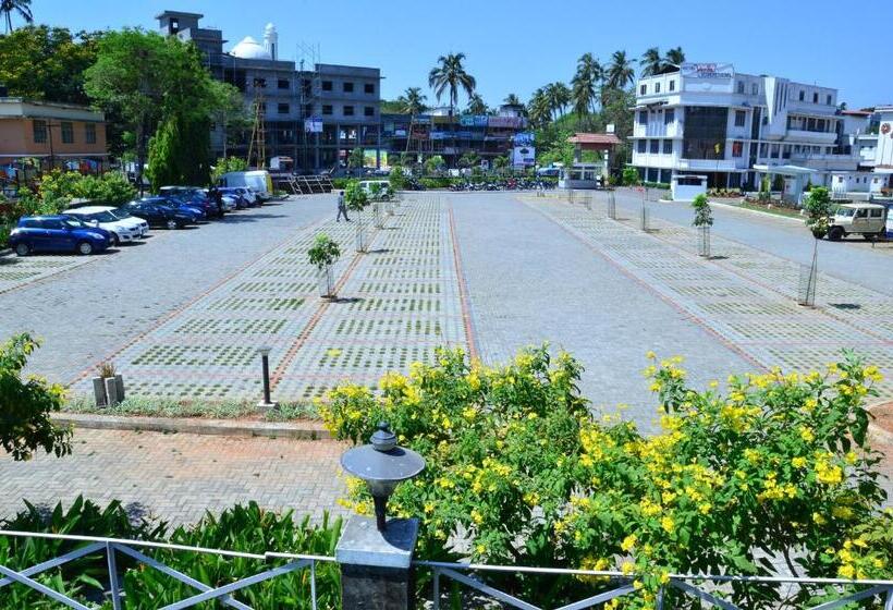 فندق Merlin International