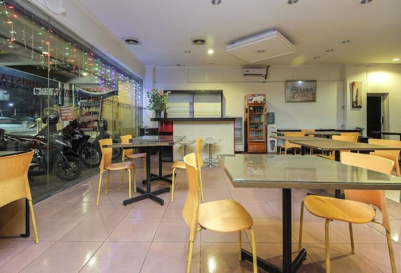 酒店 Reddoorz Near Bethesda Manado