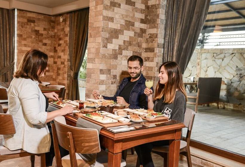 هتل Sarajevo Suit