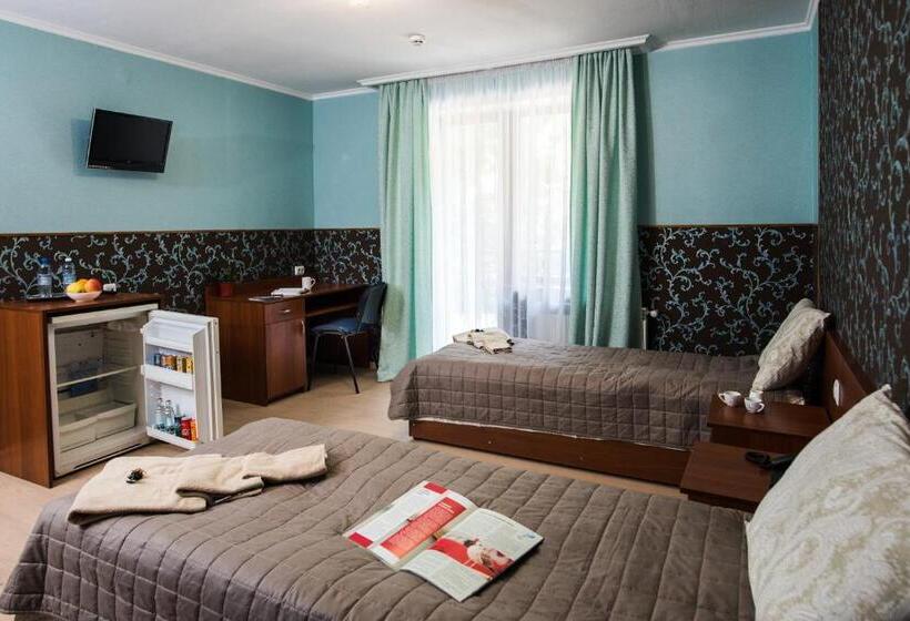 هتل Zelenyy Bir