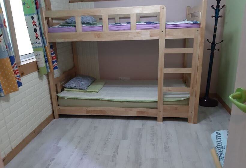 Пансион Kangguan Guesthouse