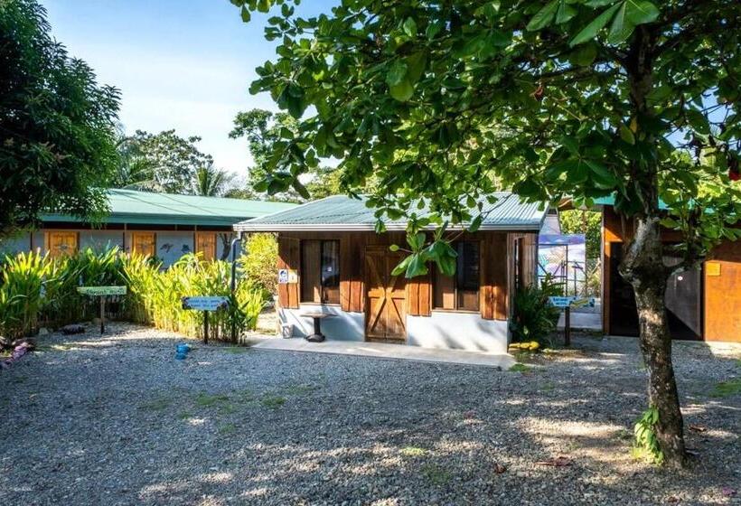 پانسیون Karandi Hostel