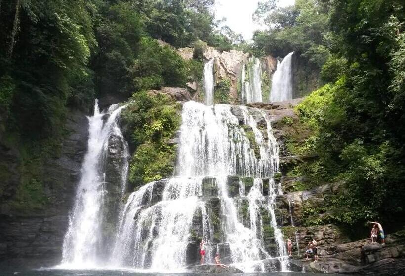 پانسیون Karandi Hostel