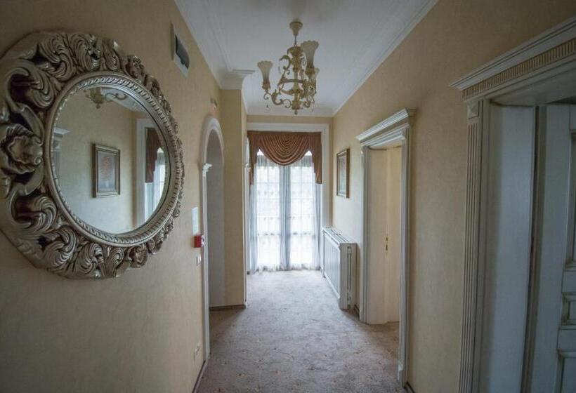 بنسيون Vila Turistica Tosca Regal