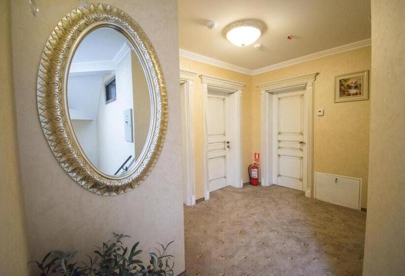 بنسيون Vila Turistica Tosca Regal