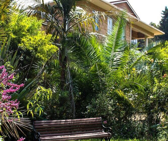 Пансион Zereniti House