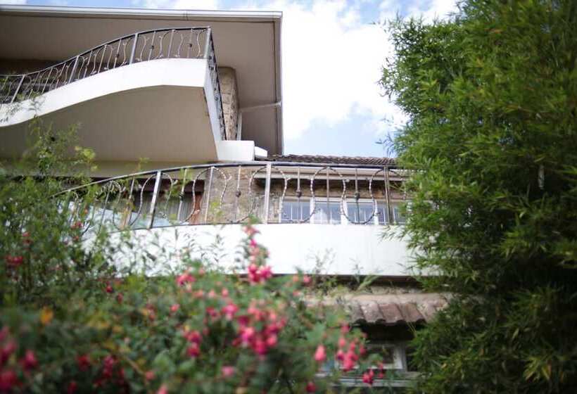 Пансион Zereniti House