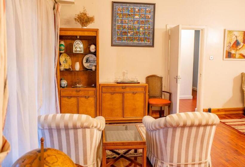 Пансион Zereniti House