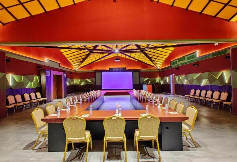 منتجع Fazlani Natures Nest The Wellness Retreat